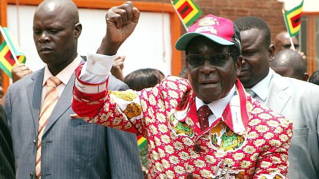 Mugabe celebra sus 88 años «rebosante de energía»: «He muerto y he resucitado»