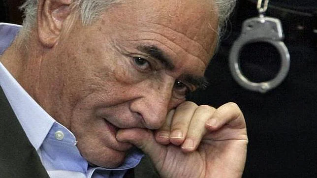 Strauss-Kahn declara por sus lazos con una red de proxenetismo