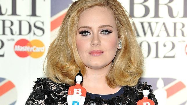 Adele arrasa en los Brit Awards