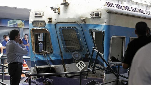 Al menos 50 muertos y más de 600 heridos al descarrilar un tren en Buenos Aires