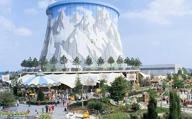 Una planta nuclear reconvertida en parque de atracciones