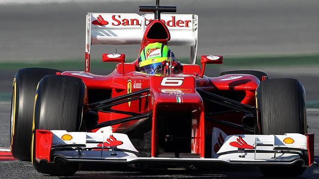 Pastor Maldonado lidera la mañana en la tercera jornada en Montmeló
