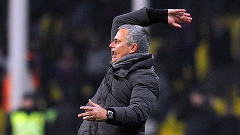 La UEFA vuelve a escudriñar a Mourinho