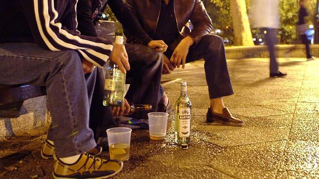 El Gobierno unificará la edad de acceso al alcohol y a otras drogas legales