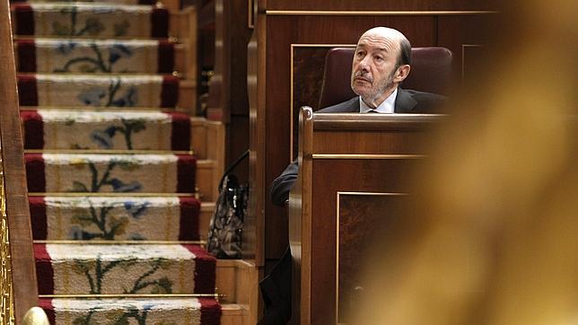 Rubalcaba insta a Rajoy a revelar los impuestos que va a subir