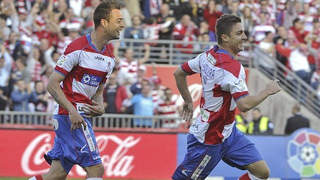 El Granada se acerca a la permanencia a costa del Sporting