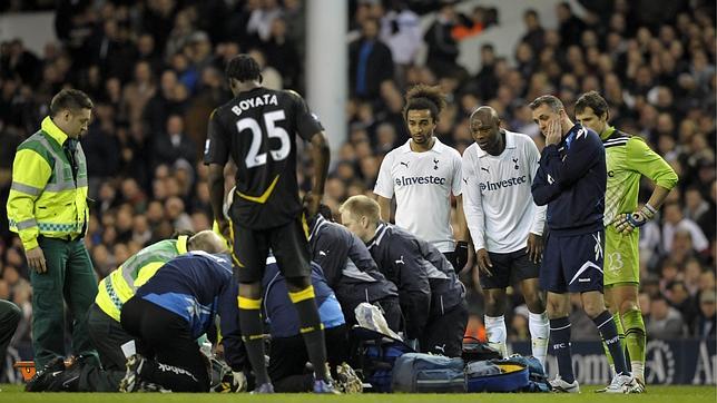 La liga inglesa revisará el protocolo para casos como el de Muamba