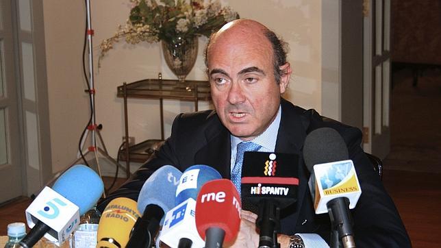 De Guindos: «China vive una situación muy positiva que debe aprovechar España»