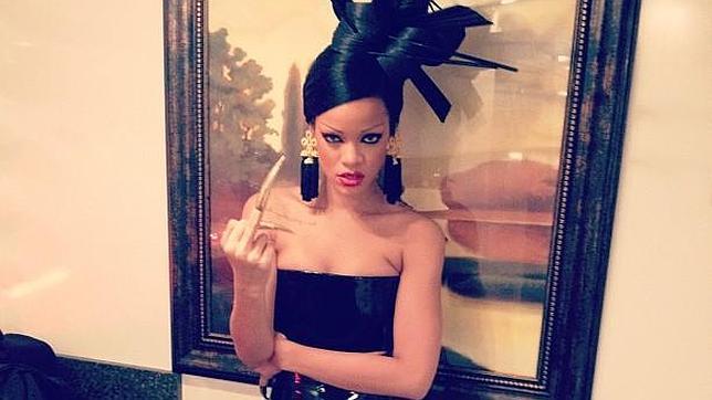 Rihanna se disfraza de geisha
