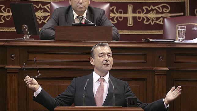 Paulino Rivero: «La extracción de petróleo pone en riesgo el 30% de nuestro PIB»