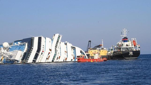 Concluye la extracción del carburante del «Costa Concordia»