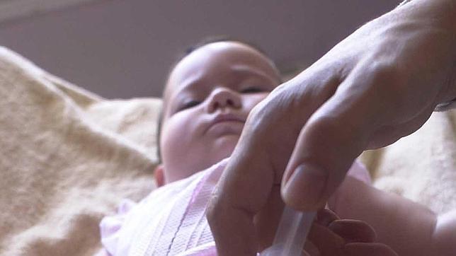 Los pediatras aconsejan no viajar a países  de riesgo con menores de 2 años