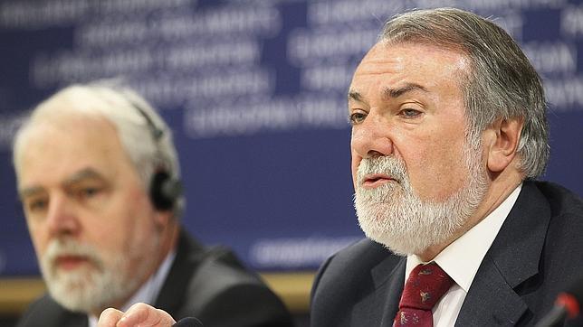 Mayor Oreja pide a Europa que no se resigne a la «moda del desprecio a la vida»