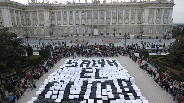 Los monumentos españoles se apagan durante «La hora del Planeta»