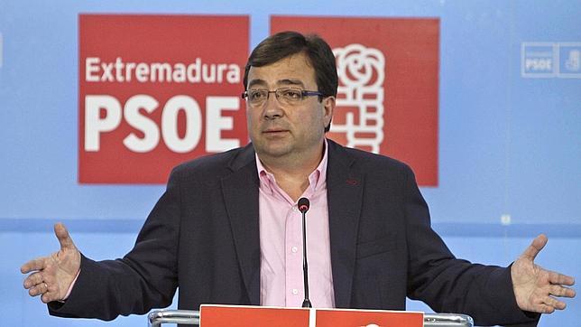 El PSOE amenaza con presentar una moción de censura en Extremadura si el paro sigue subiendo