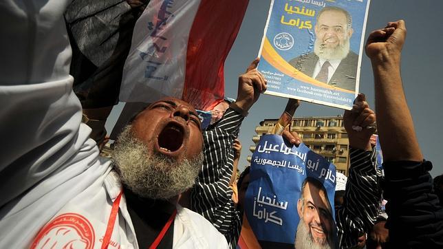 Excluido el candidato salafista egipcio, Abu Ismail, por tener una madre norteamericana