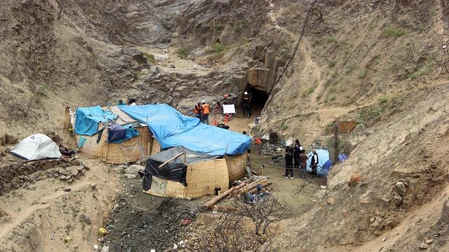 Los mineros atrapados en Perú: «Rezamos a Dios para que pronto nos rescaten»