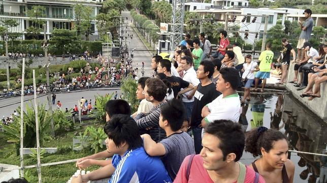 Una serie de fuertes terremotos devuelven al sureste asiático las escenas de pánico de 2004