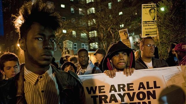 Los abogados del hombre que mató a un menor negro Trayvon Martin dejan el caso