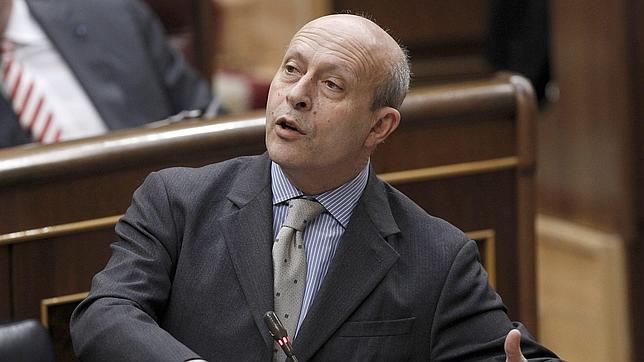 Educación convoca el lunes a las autonomías para explicarles los recortes