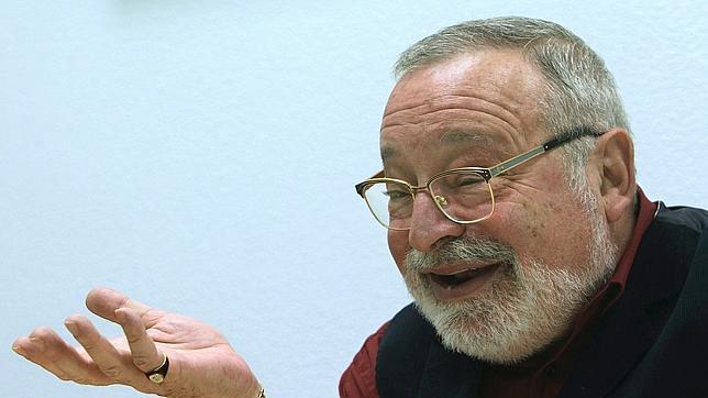 Savater: «La gastronomía es un arte falso que justifica el derroche, la cursilería»