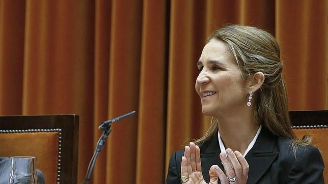 La Infanta Elena dice que su hijo Felipe de Marichalar se recupera «poco a poco»