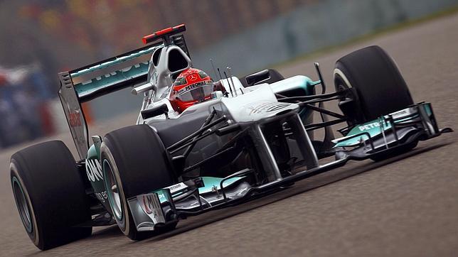 Schumacher manda en los segundos libres; Alonso, décimo