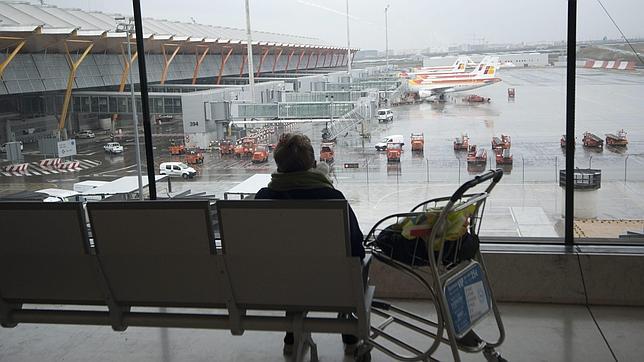 Barajas es el segundo aeropuerto europeo que más tráfico aéreo perdió en marzo