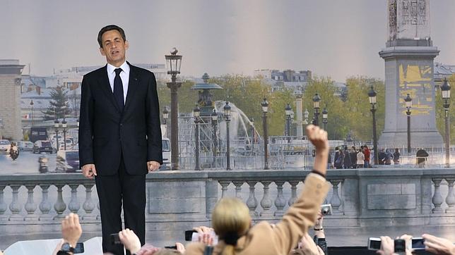 Una semana para las elecciones en Francia: las promesas de Sarkozy y Hollande