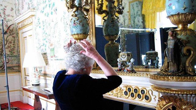 Un «backstage» con la Reina de Inglaterra