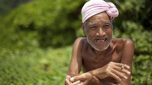 Un anciano japonés vive desnudo en una isla desde hace veinte años