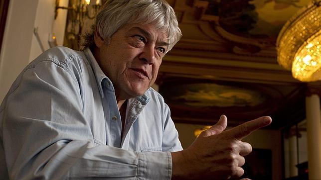 Caco Senante: «Hay varios complots contra Teddy Bautista»