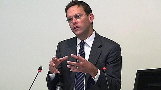 James Murdoch se lava las manos: «Los riesgos éticos y legales están en manos del director»