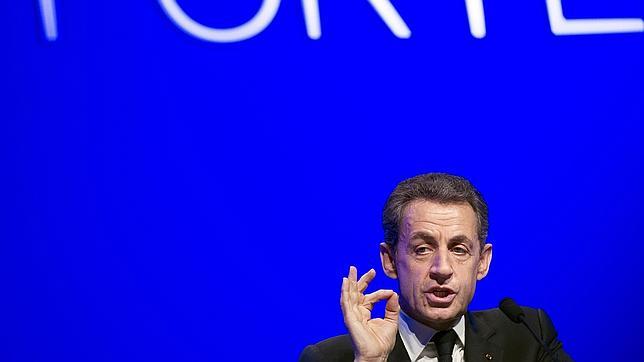 Sarkozy hace números de magia