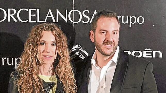 Blanca Cuesta y Borja Thyssen celebran su expo junto a Juan Peña