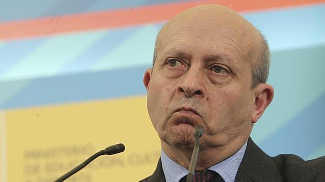 Wert estudia subir la nota corte de 5 a 5,5 ó 6 para la concesión de becas