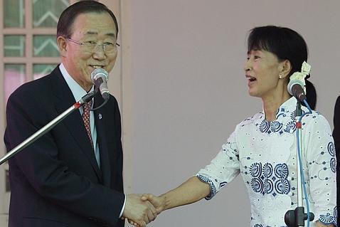 Ban Ki-moon se reúne con la opositora Suu Kyi