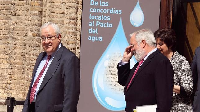 Arias Cañete impulsa el Pacto del Agua de Aragón, pero no descarta el trasvase del Ebro