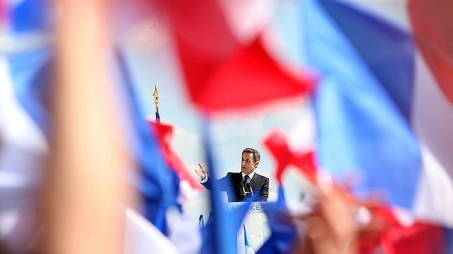 Sarkozy confía en derrotar por K.O. a Hollande en el debate televisivo