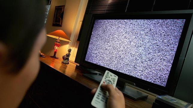 Industria quiere que TVE y las televisiones autonómicas cedan más canales que las privadas para desplegar la red móvil 4G