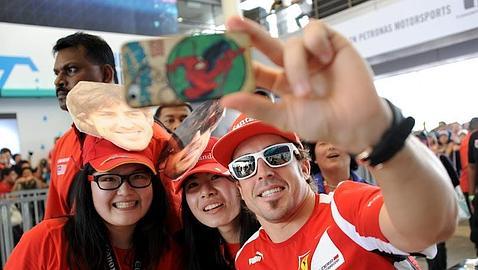 7.000 preguntas en las redes sociales para Alonso