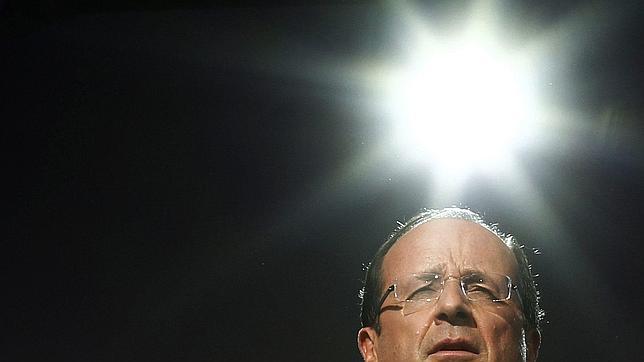 La élite económica universitaria francesa advierte del peligro del «sueño» de Hollande