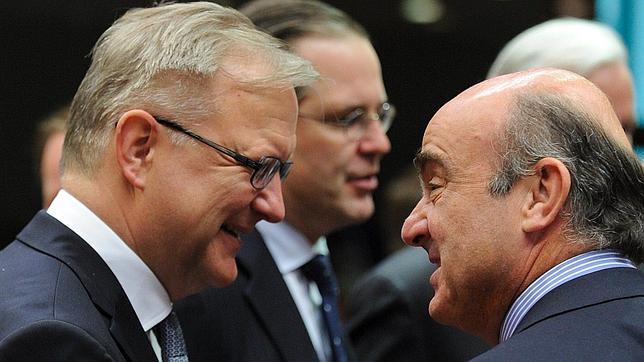 Bruselas solicita a España que acabe con la incertidumbre en el sector bancario