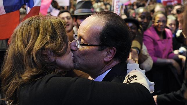 Sarkozy y Hollande, dos seductores para el mismo palacio libertino