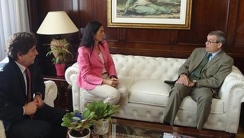 La delegada del Gobierno recibe al nuevo director general de Casa África