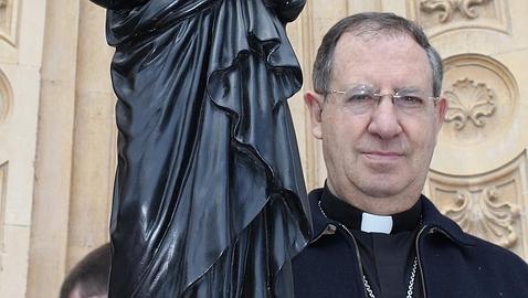 El obispo de Alicante pide a sus sacerdotes que donen su «extra» a los pobres