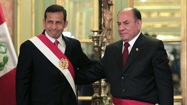 Dimiten los ministros peruanos de Defensa e Interior tras una operación contra la guerrilla