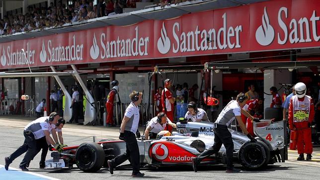 Hamilton, de la pole al último puesto