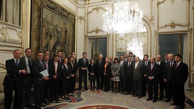 Gobierno y grandes empresas se unen en defensa de la «marca España»