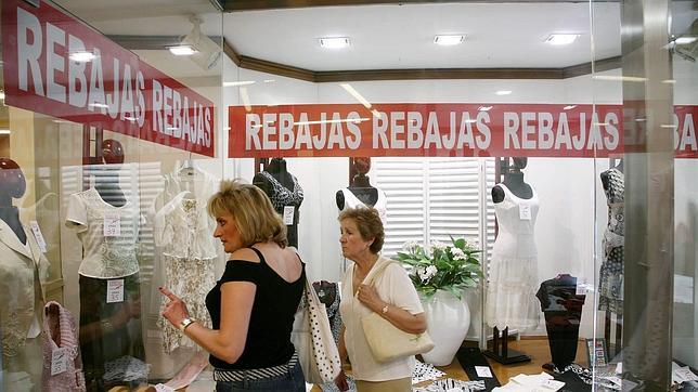 Economistas advierten que el consumo no se reactivará en los próximos 10 años